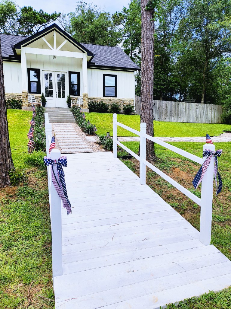 Welcome to Royalview!
acrossthelake.blog