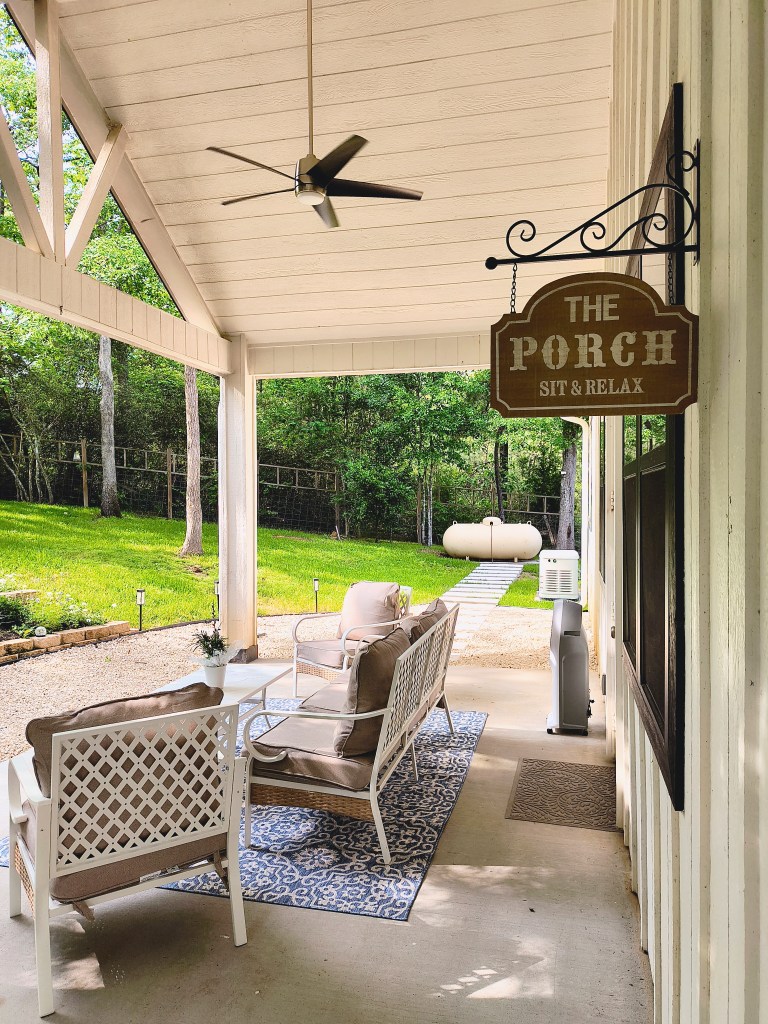 MIXPATIO 6 Piece Outdoor Furniture Set from Amazon in White/Beige.
https://amzn.to/442UEMc
acrossthelake.blog
