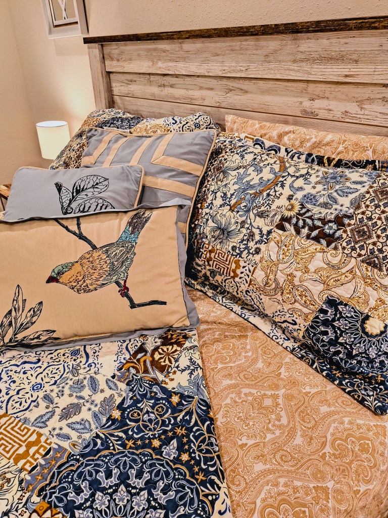 Feather & Stitch 100% Cotton Sheets in Ivory Paisley:
https://amzn.to/4jmyKYF
acrossthelake.blog