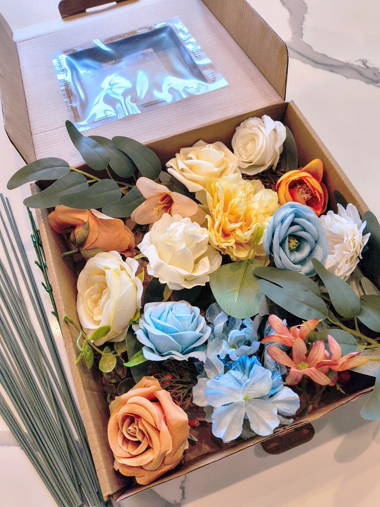 Beautiful Fall faux florals from Amazon, in creme, blue, and light rust.
https://amzn.to/45Cx4X0
acrossthelake.blog