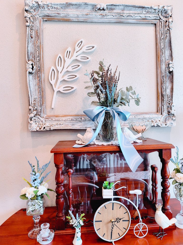 Dried lavender bouquet made with dried lavender flower bundle from Amazon. 
https://amzn.to/4kkdWBs
acrossthelake.blog